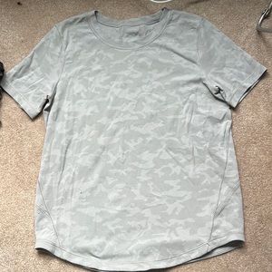 Lululemon teeshirt